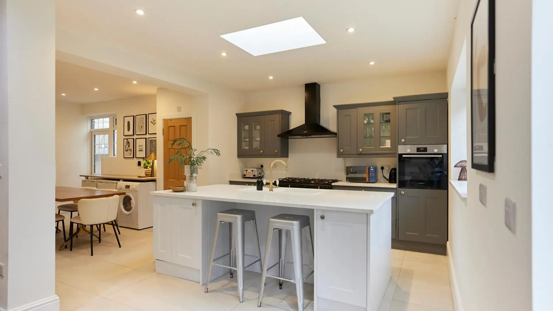 The Redbridge Sanctuary - Spacious 3Bdr House With Garden London