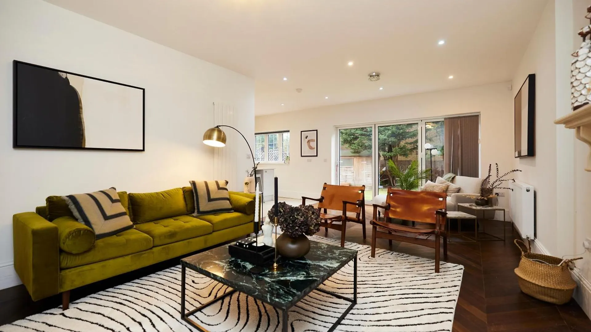 Apartment The Redbridge Sanctuary - Spacious 3Bdr House With Garden London