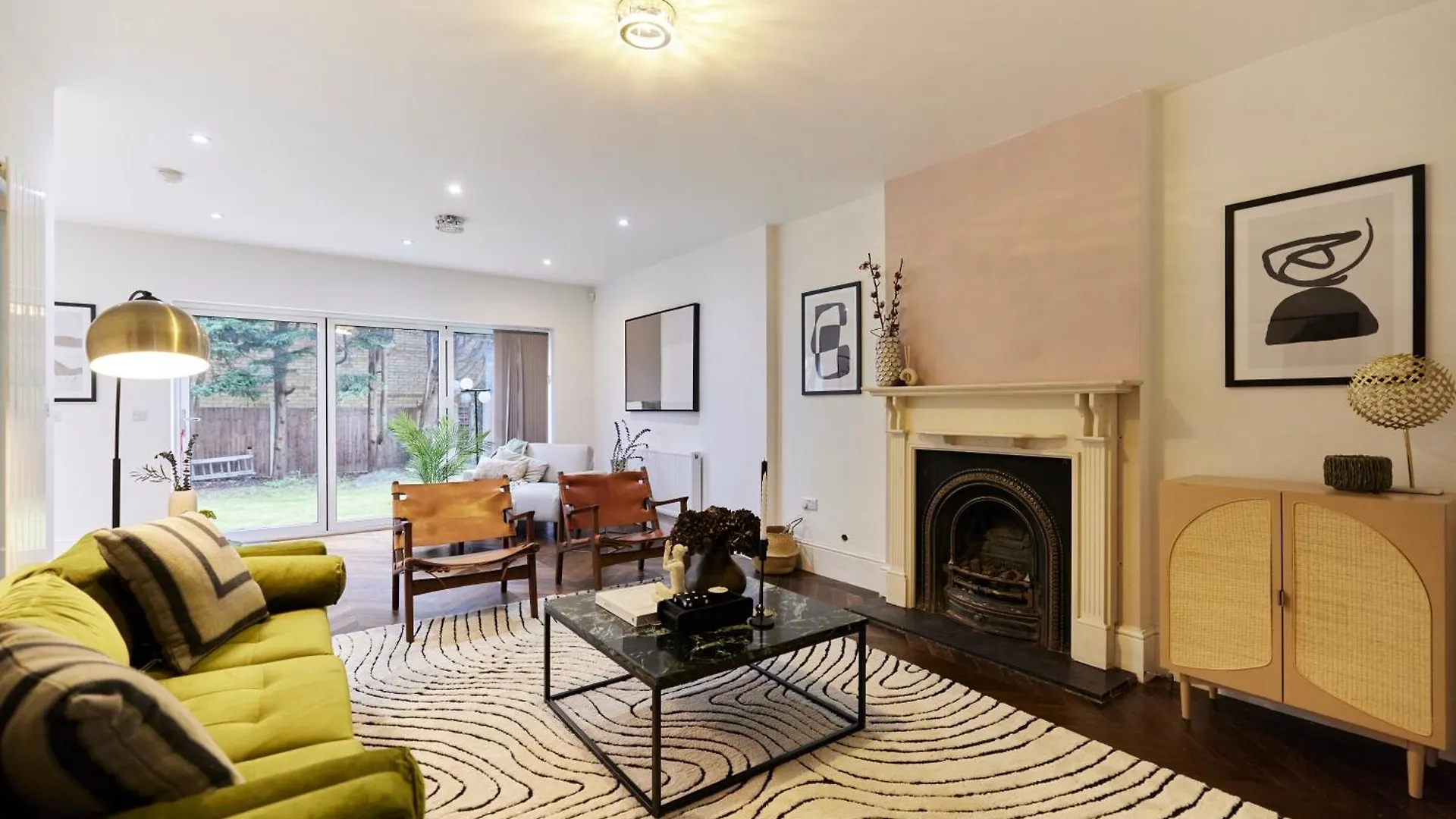 Apartment The Redbridge Sanctuary - Spacious 3Bdr House With Garden London